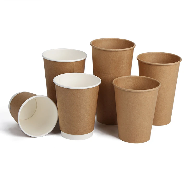 Varme kaffekopper med lokk